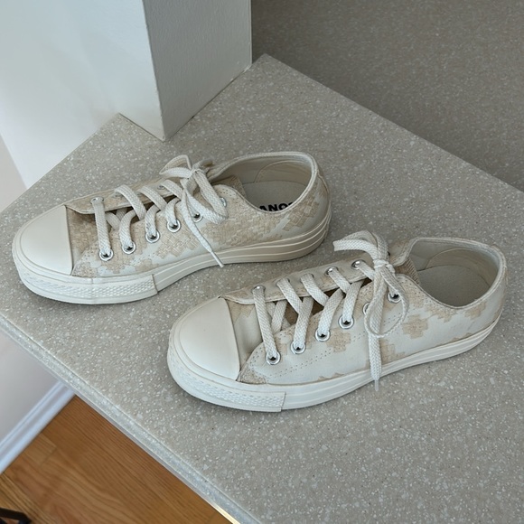 Converse Chuck Taylor All Star Lift Platform Tonal Embroidery  Shoe Size 8 🤍❤️ - Picture 4 of 17